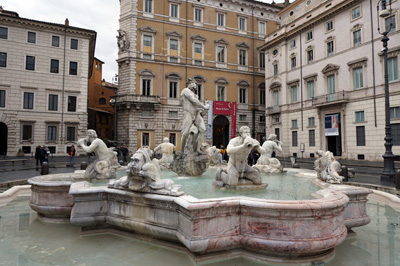 Fontana del Moro, Piazza Navona, Italy++ January 2019