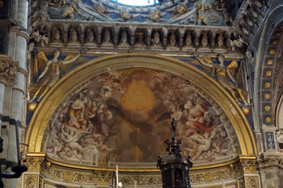 Above altar, an unusually abstract God, Siena Duomo, Italy++ January 2019