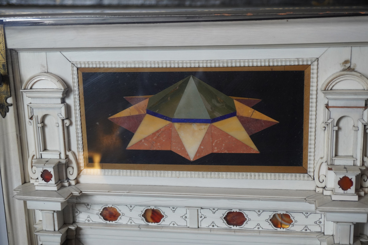 Rosenborg Slot, Small inlaid stonework