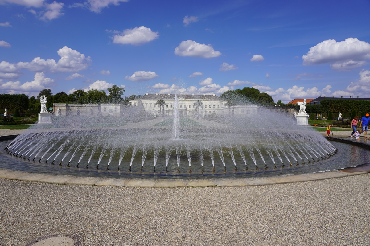 Herrenhausen Gardens, The Bell Fountain