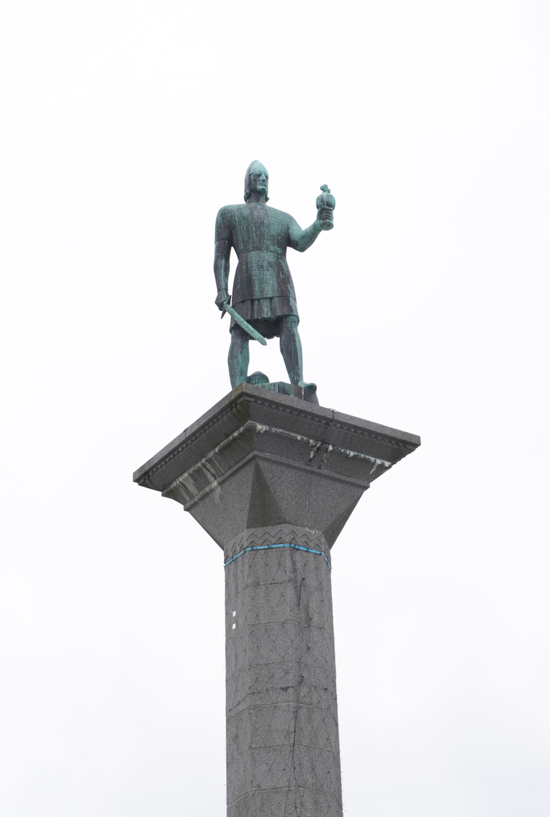 Trondheim, Olav Tryggvason column