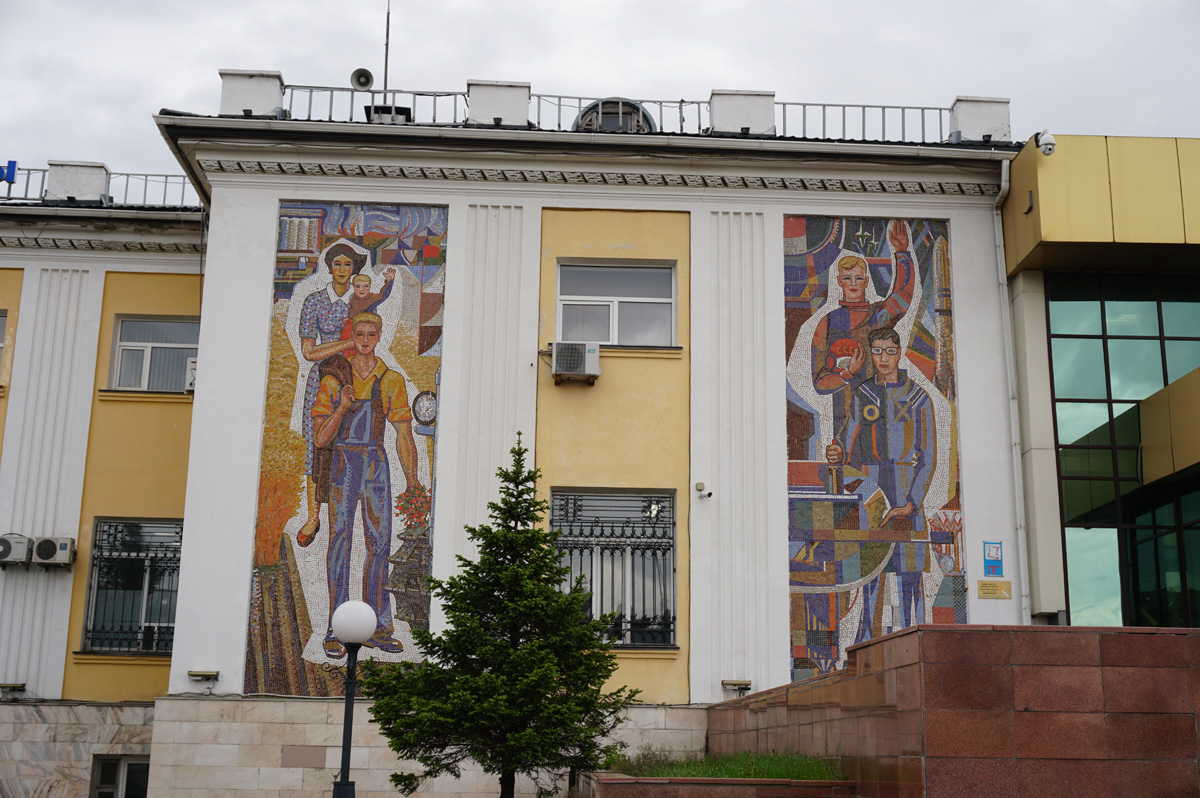 Nur-Sultan station mosaics