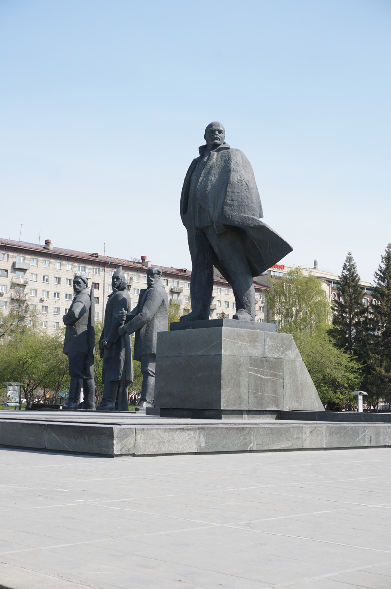 Novosibirsk, Lenin + Acolytes