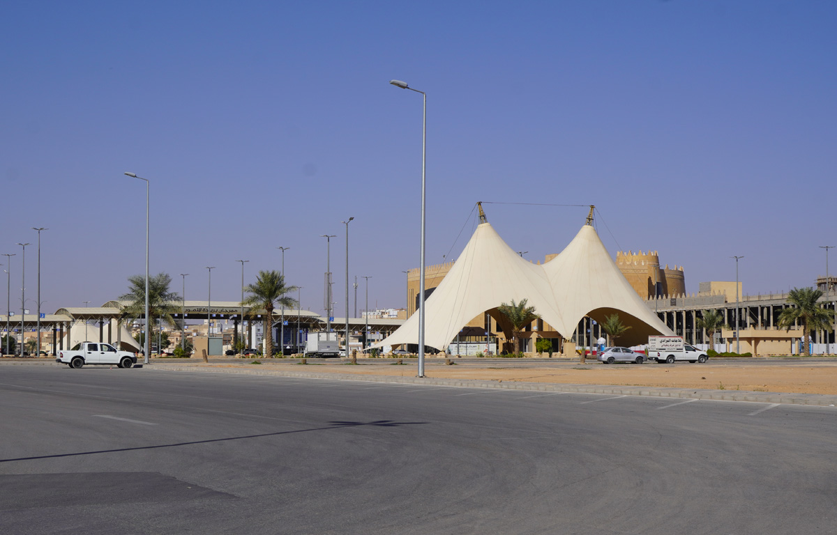 Riyadh to Buraidah, "Date City" out of season.