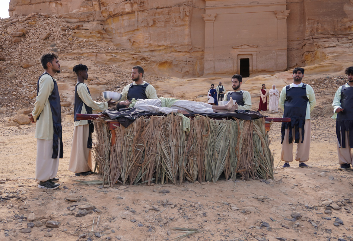 Madain Saleh: Immersive Play, Funerary preparations