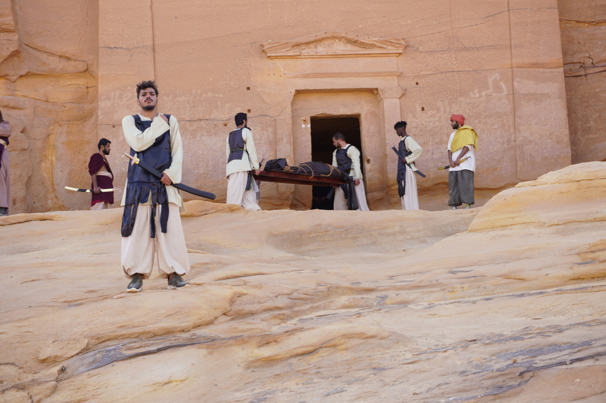 Madain Saleh: Immersive Play, The body is taken into the Tomb