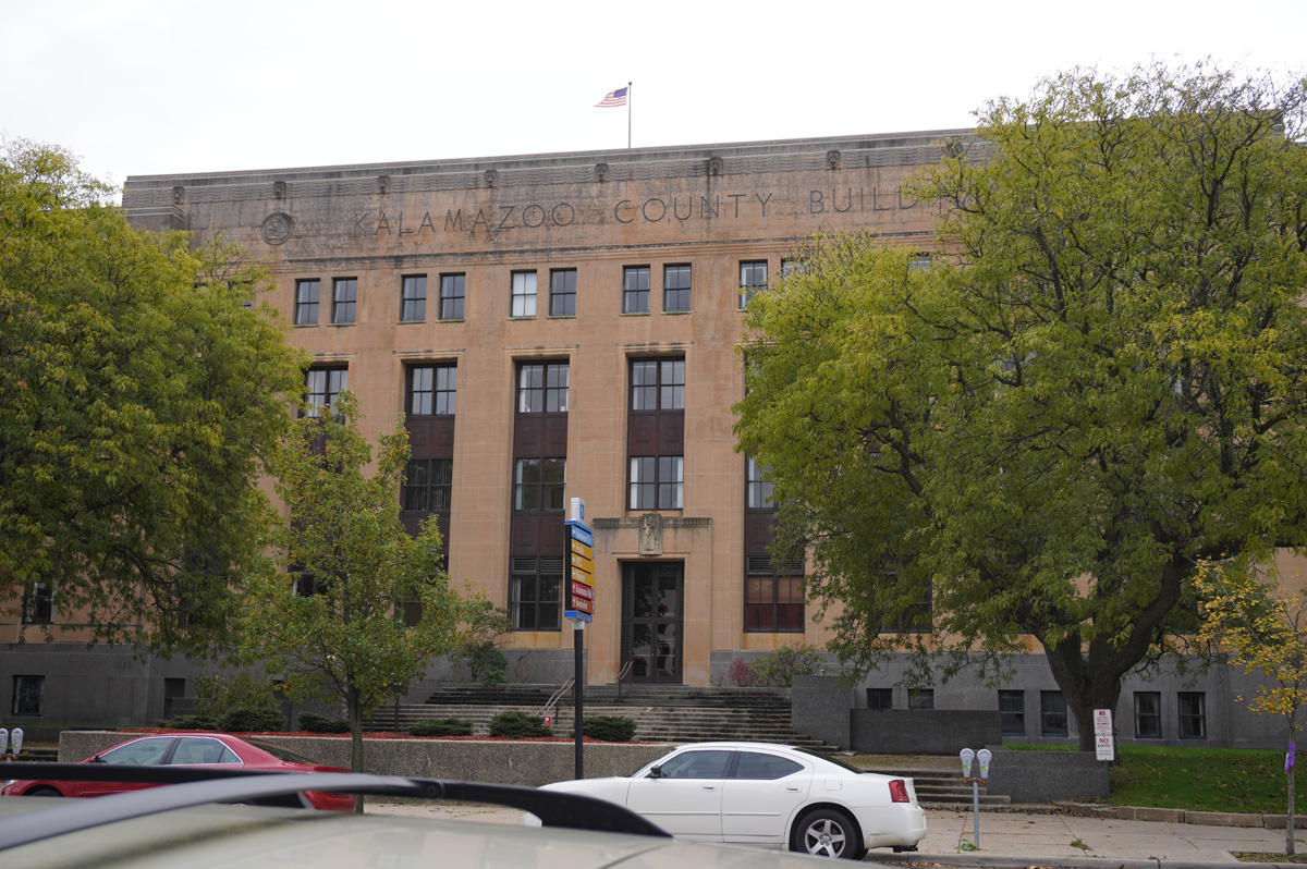 Grand Rapids, On the road to Chicago: Kalamazoo County Building
