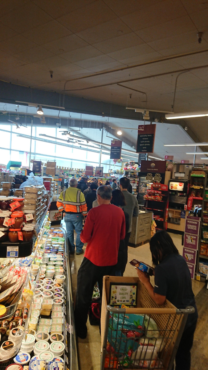 Pandemic, Long lines for automated checkout
