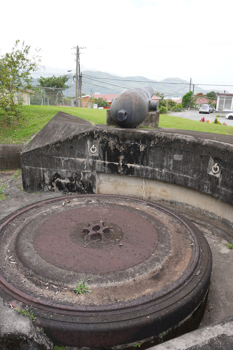 St Lucia: Around Castries, Castries: Apostles battery Rotating mount and mismatched cannon