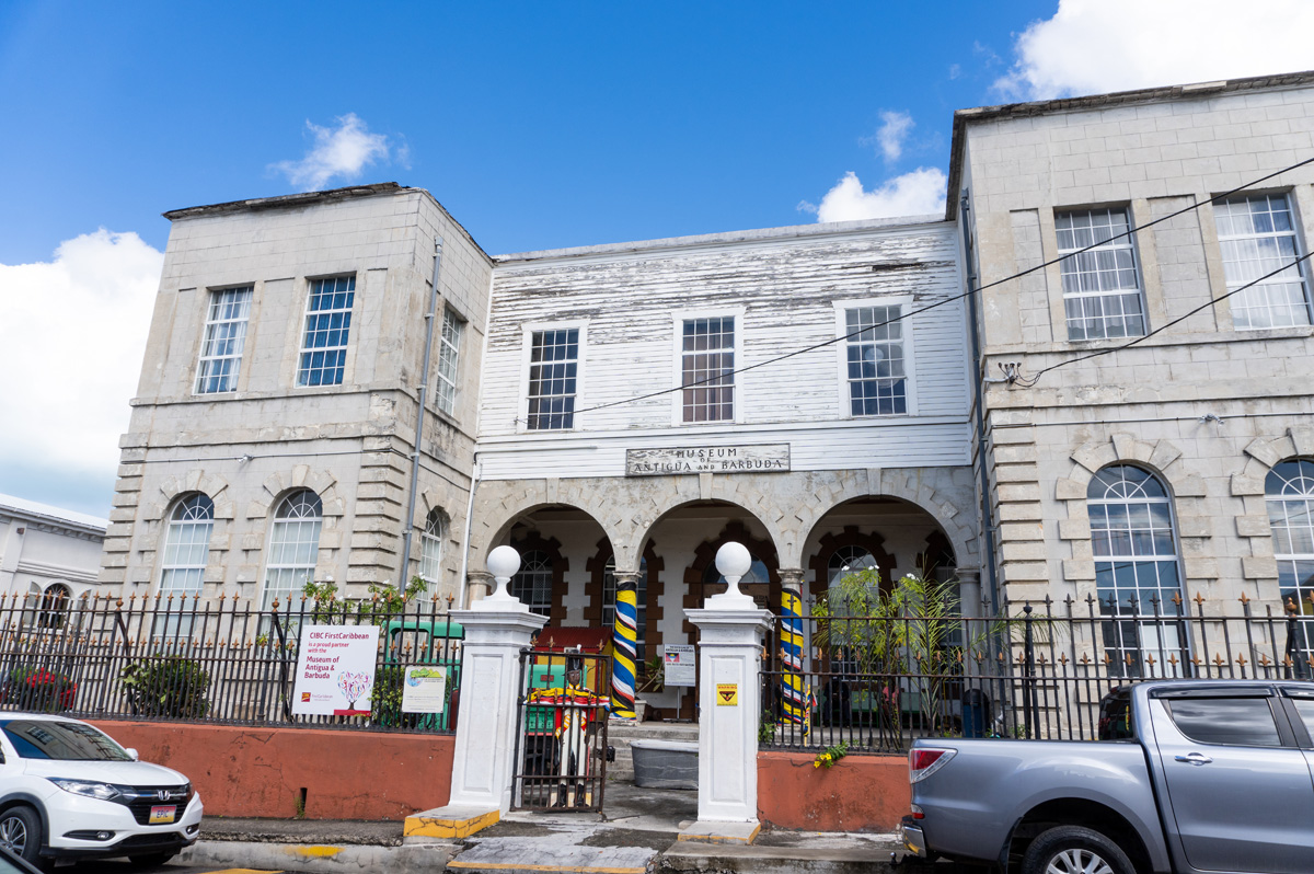 Antigua: Saint John