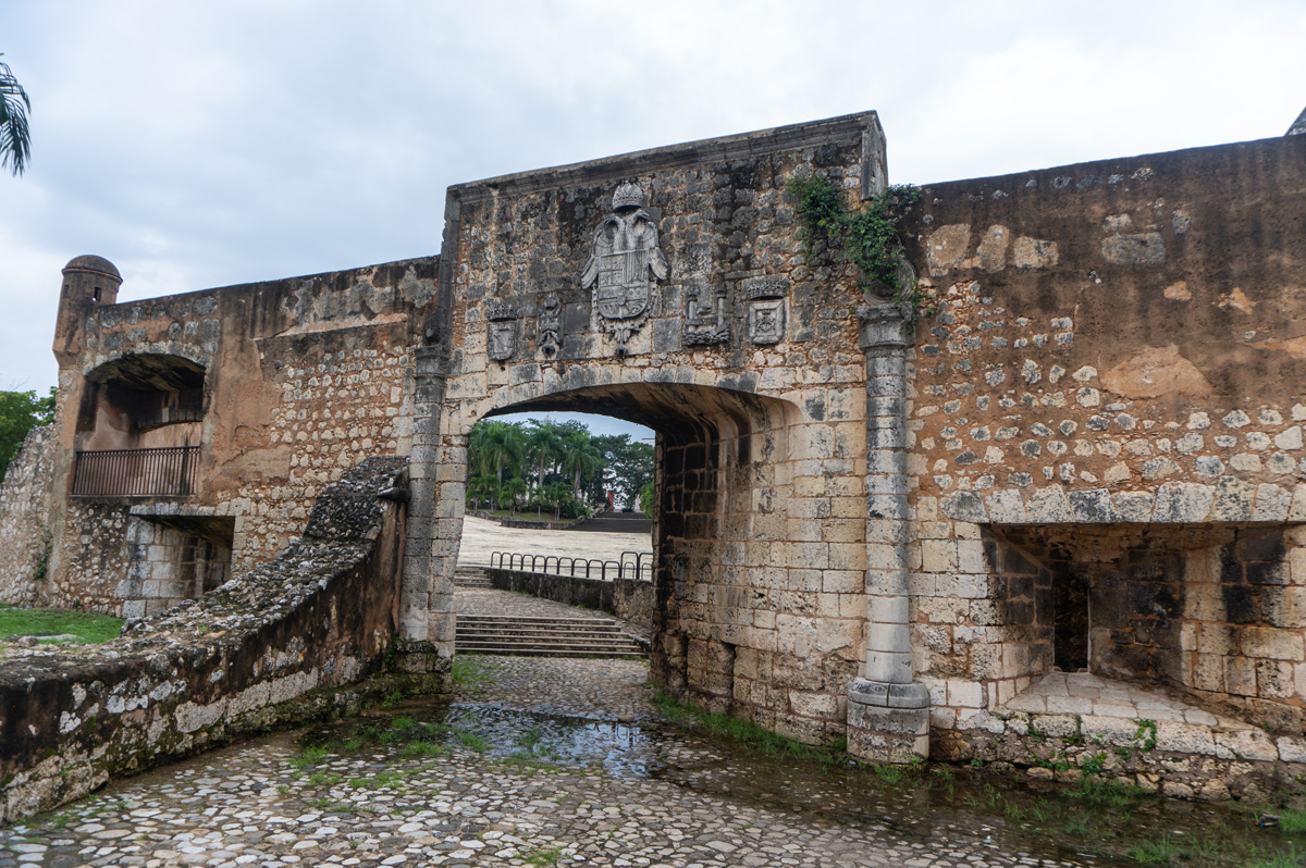 Santo Domingo (Dominican Republic), Puerta de San Diego (1571)