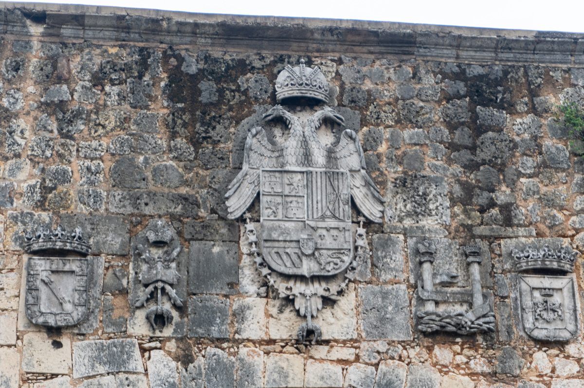 Santo Domingo (Dominican Republic), Puerta de San Diego: With Habsburg Eagles!