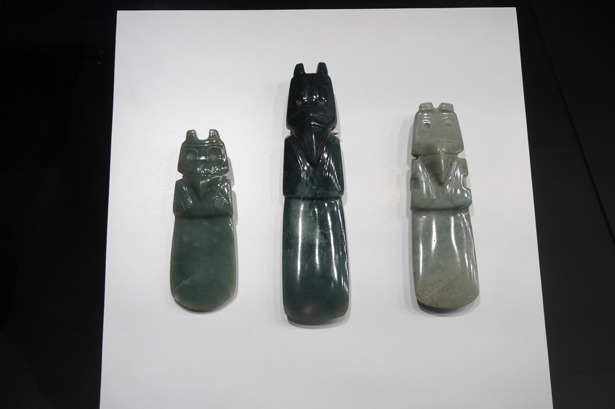 San Jose: Jade Museum, Amulets, with stylized human figures