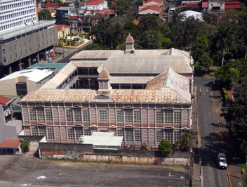 Edificio Metálico (1890s) A steel school building, Costa Rica: San Jose, Costa Rica, January 2020