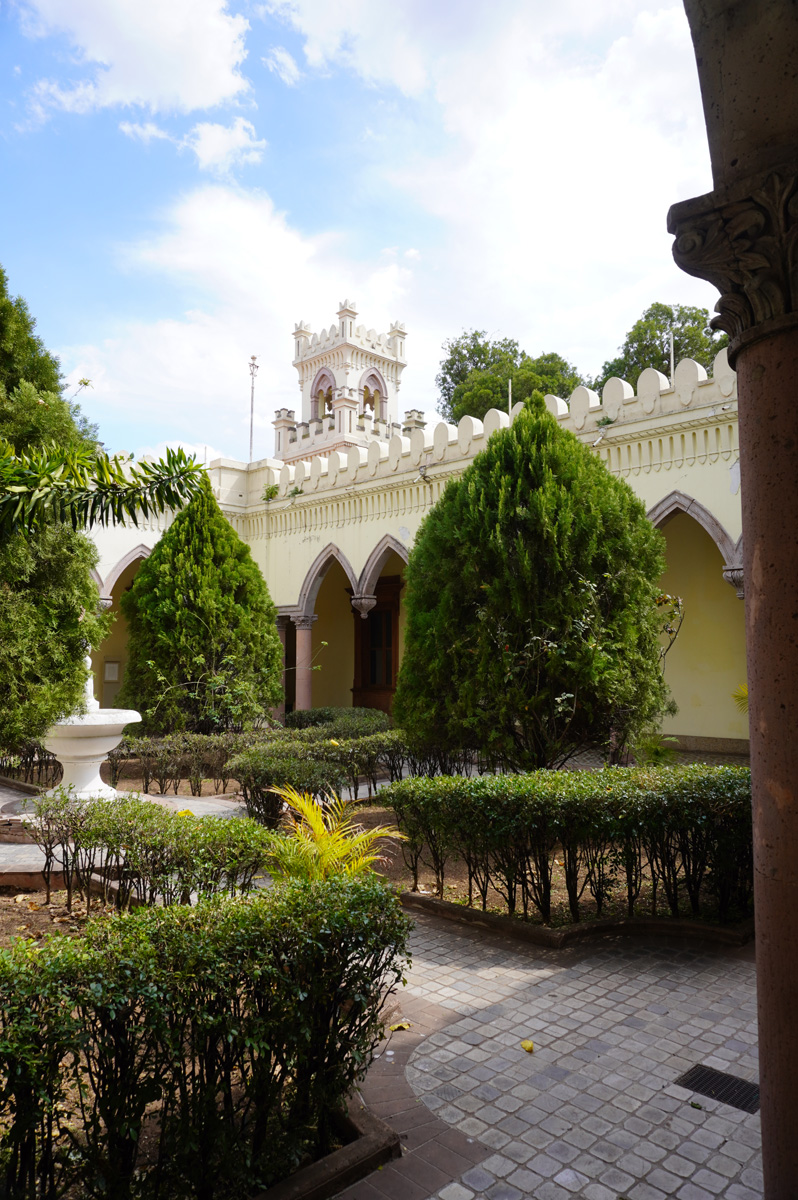 Honduras: Tegucigalpa, Museo Histórico courtyard