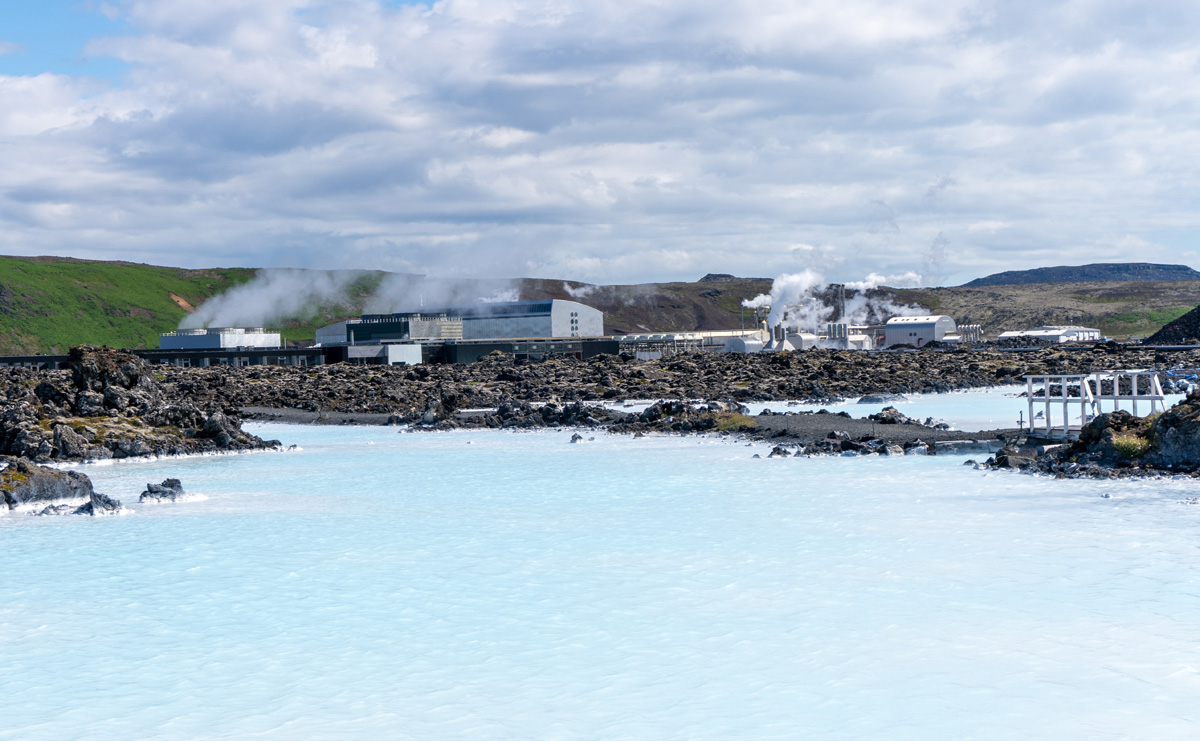 Reykjanes Peninsula, View to Svartsengi Geothermal Power Plant