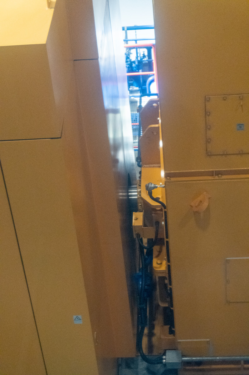 Hellisheiði Geothermal Power Station, Spinning 45 MW drive shaft In gap between turbine and generator