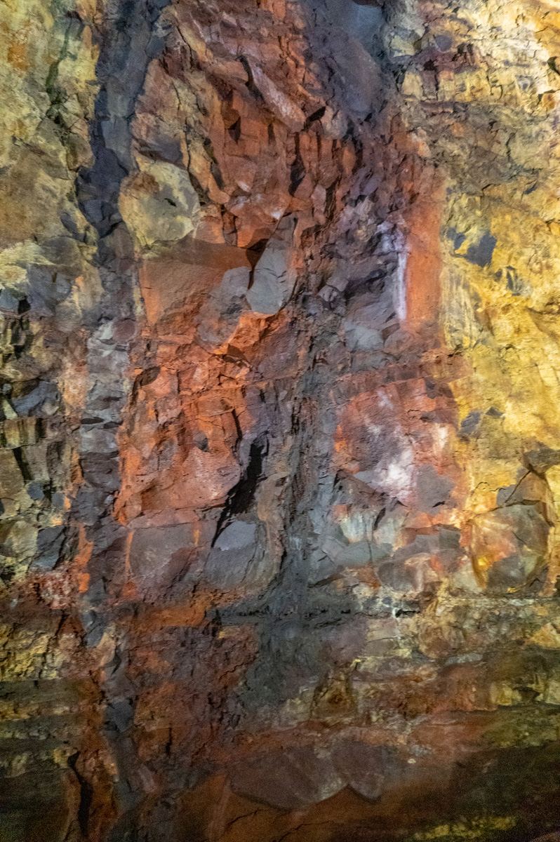 Þríhnúkagígur - Inside the Volcano
