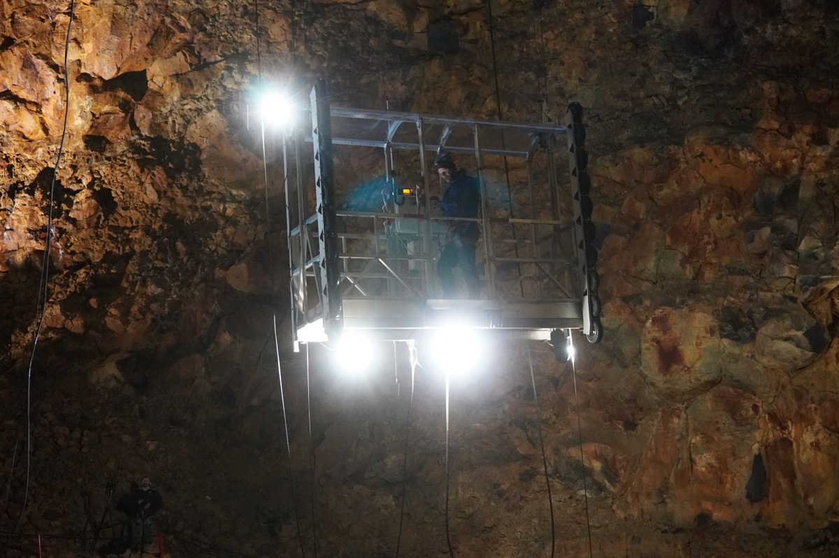 Þríhnúkagígur - Inside the Volcano, Our lift returns