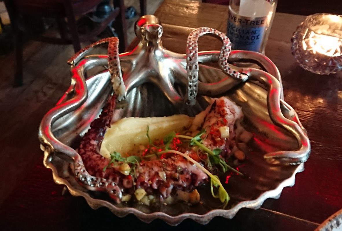 Reykjavik Food, Tapas barinn: Octopus