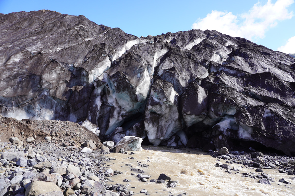 Glacier Hike, The lowest ice is black with soil