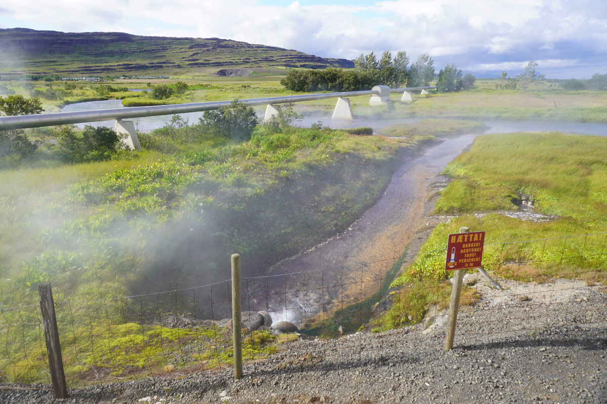 Húsafell, Deildartunguhver: Hot water pipeline