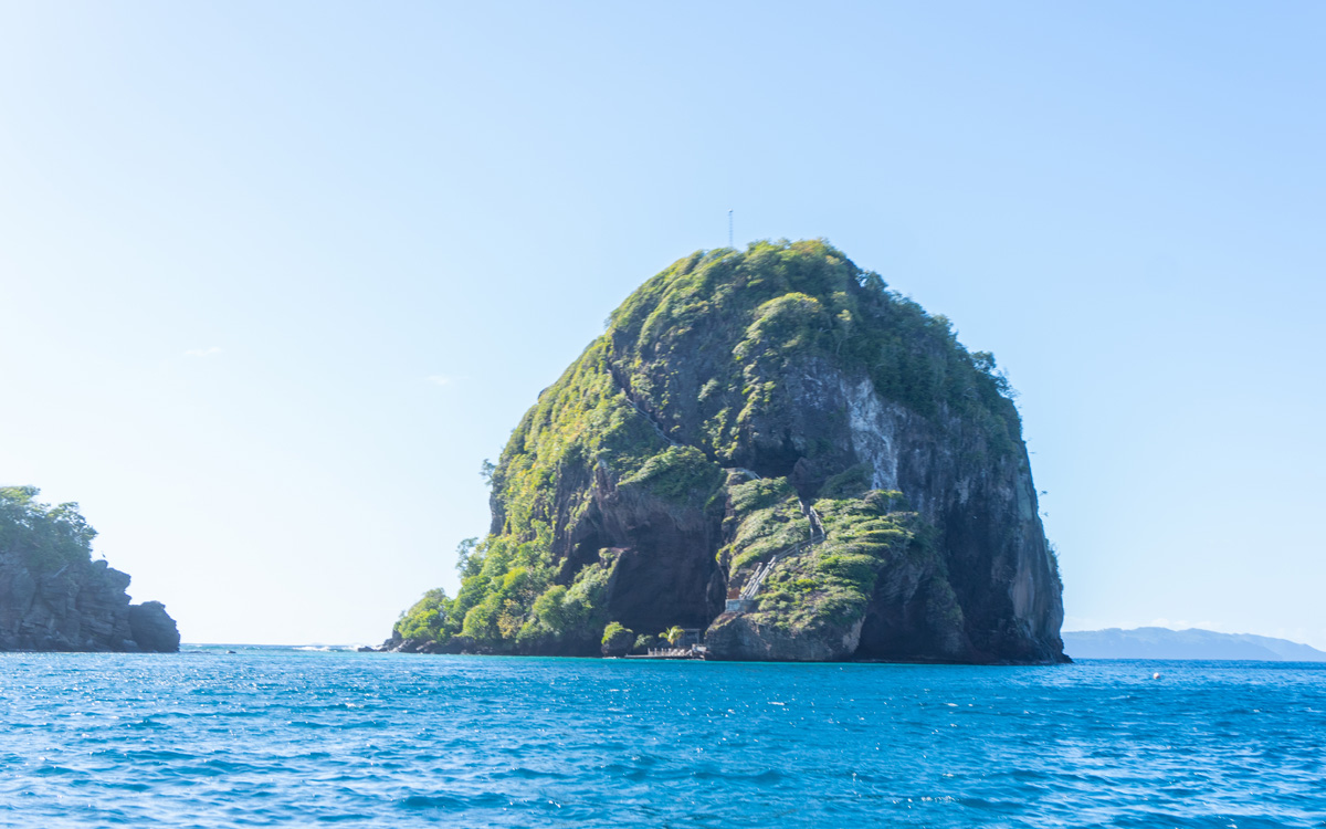 St Vincent: Fort Duvernette, A small fort on an impressively steep crag