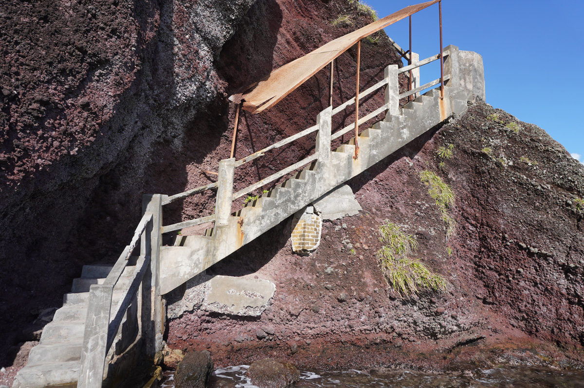 St Vincent: Fort Duvernette, Fortunately nowadays there are steps.
