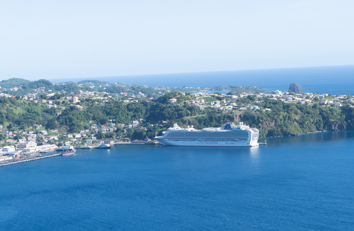St Vincent: Fort Charlotte, Kingstown + Giant Cruise Ship