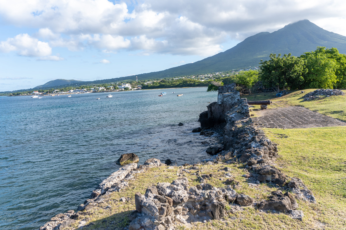 Nevis: Fort Charles