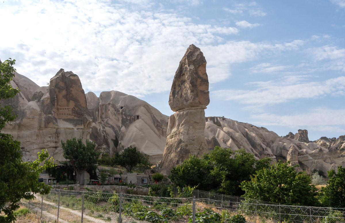 Hike around Rose Valley