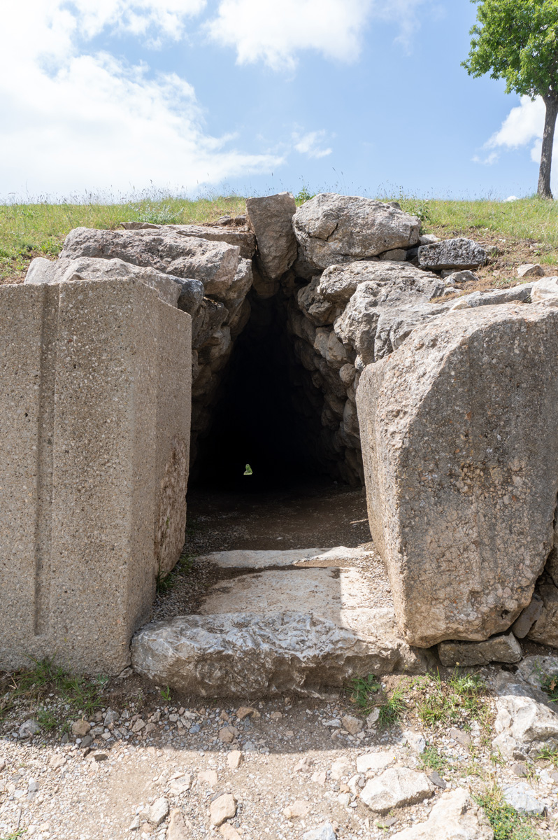 Hattuşa, Tunnel under Sphinx Gate