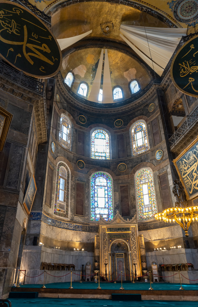 Hagia Sophia Mosque, Apse.  Note off-center Mihrab