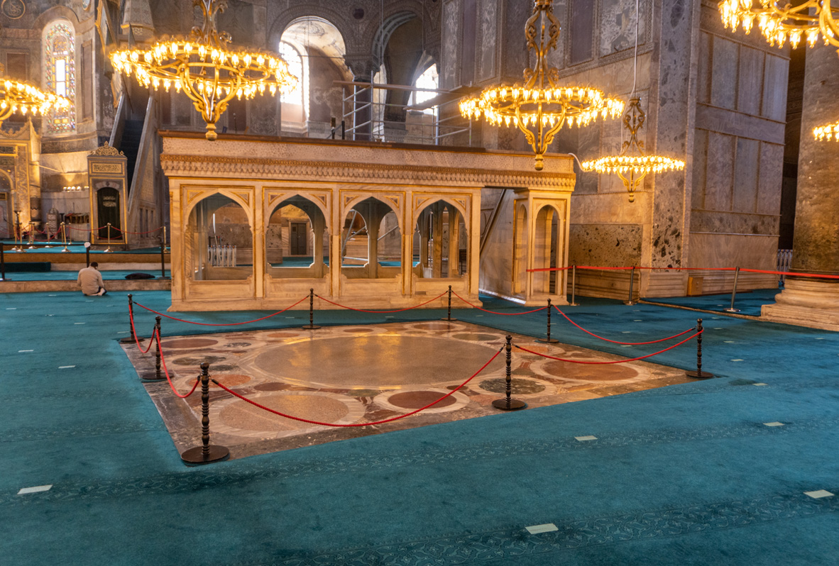Hagia Sophia Mosque, The Omphalion, coronation spot of the Emperors