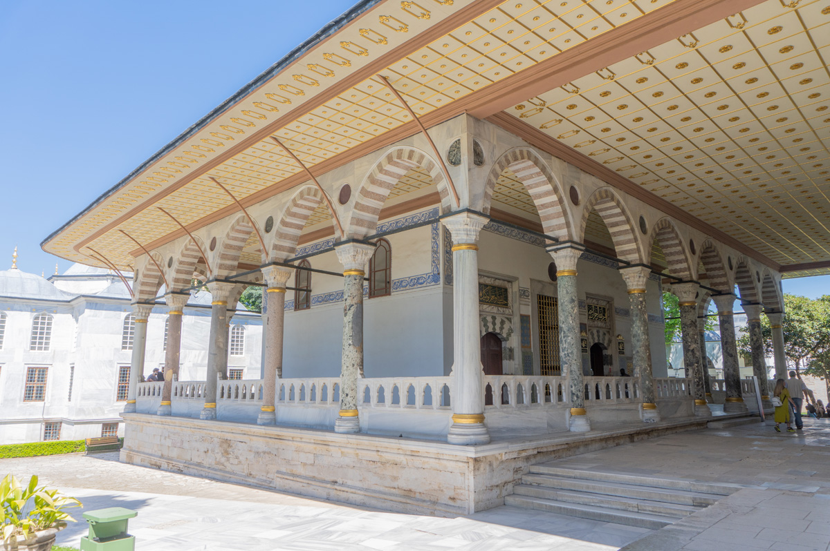 Topkapi Palace, Imperial Audience Pavilion Viewed from inner courtyard