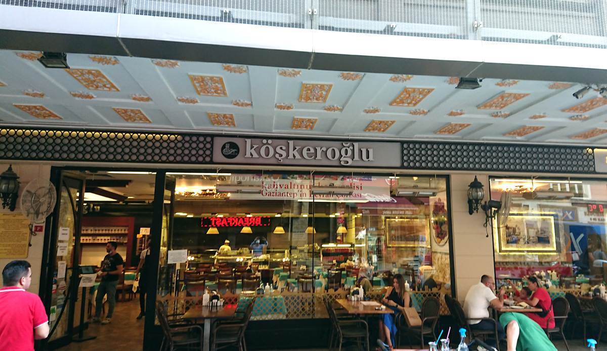 Around Istanbul, Koskeroglu in Karakoy: Fine Iskander kebabs