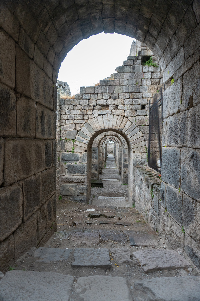 Pergamon Upper City, Arched stone supports for terrace