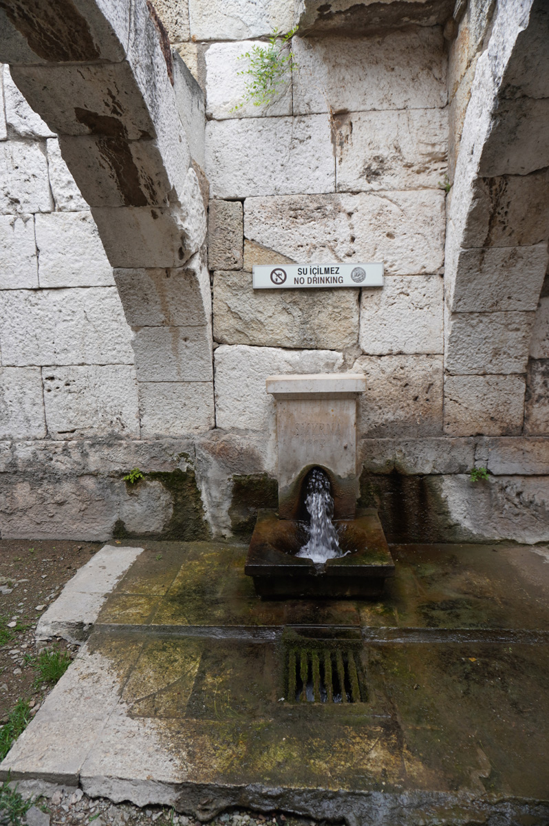 Smyrna Agora, With ancient water channels