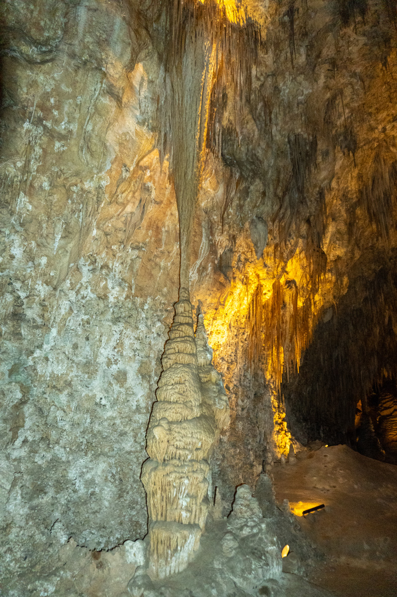 Carlsbad Caverns National Park, Stalagmite + Stalagtite (Flash)