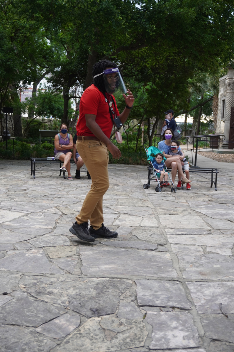 The Alamo, Enthusiastic fast talking tour guide