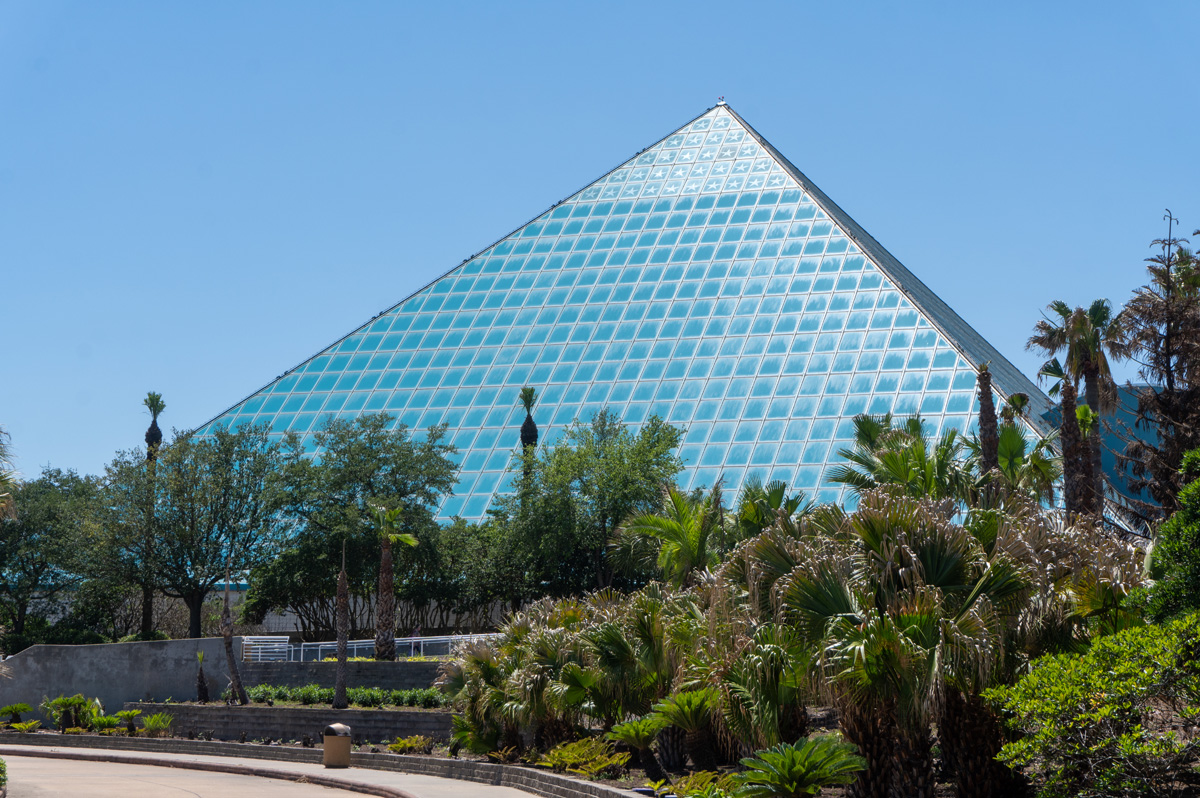 Moody Gardens: Rainforest Pyramid, Moody Gardens: Rainforest Pyramid