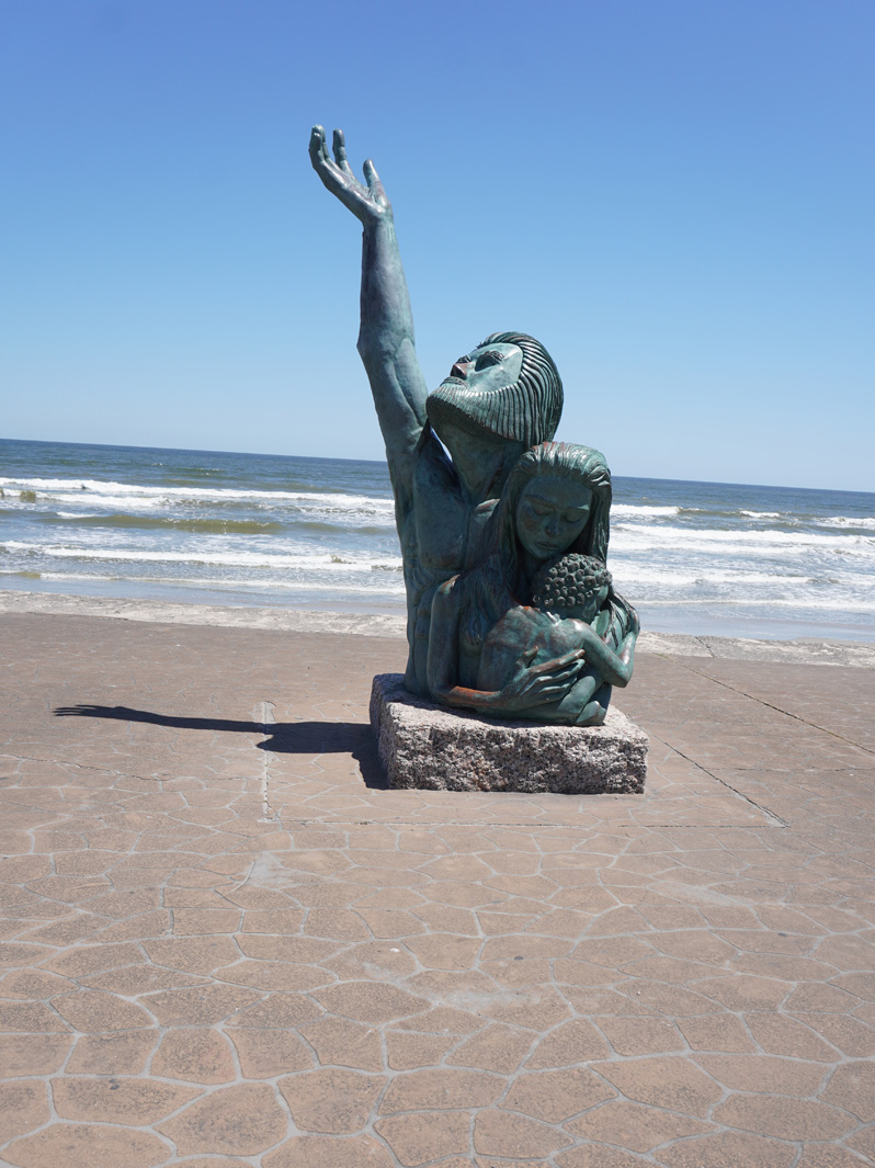 Galveston, Galveston Red Cross monument