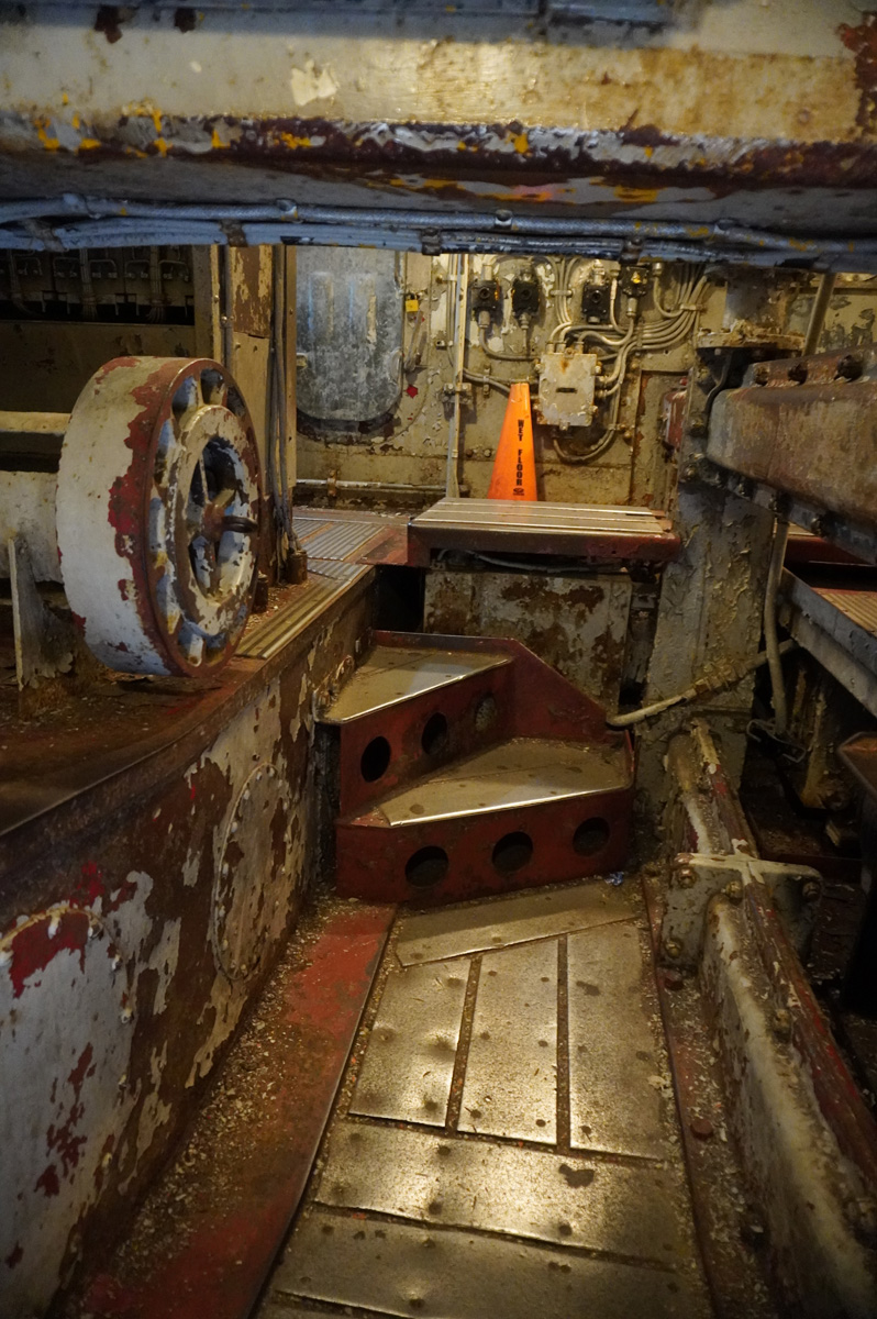 USS Alabama Battleship Memorial Park, Inside a turret