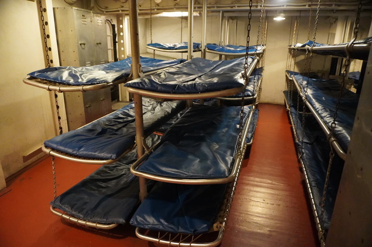 USS Alabama Battleship Memorial Park, Stacked crew berths