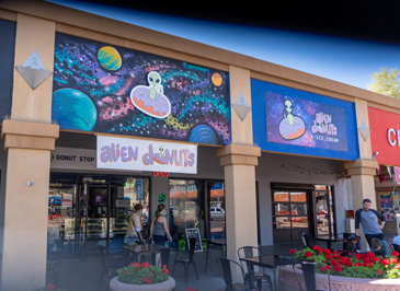 Scottsdale: Alien Donuts, Phoenix, Arizona 2021