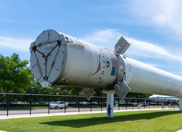 "Grid fins" at top fold out to stabilize landing, Houston Space Center, Texas May 2021