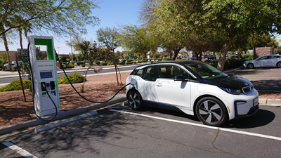 Frost scores some well-deserved Electrify America juice Outside, Yuma, Arizona 2021