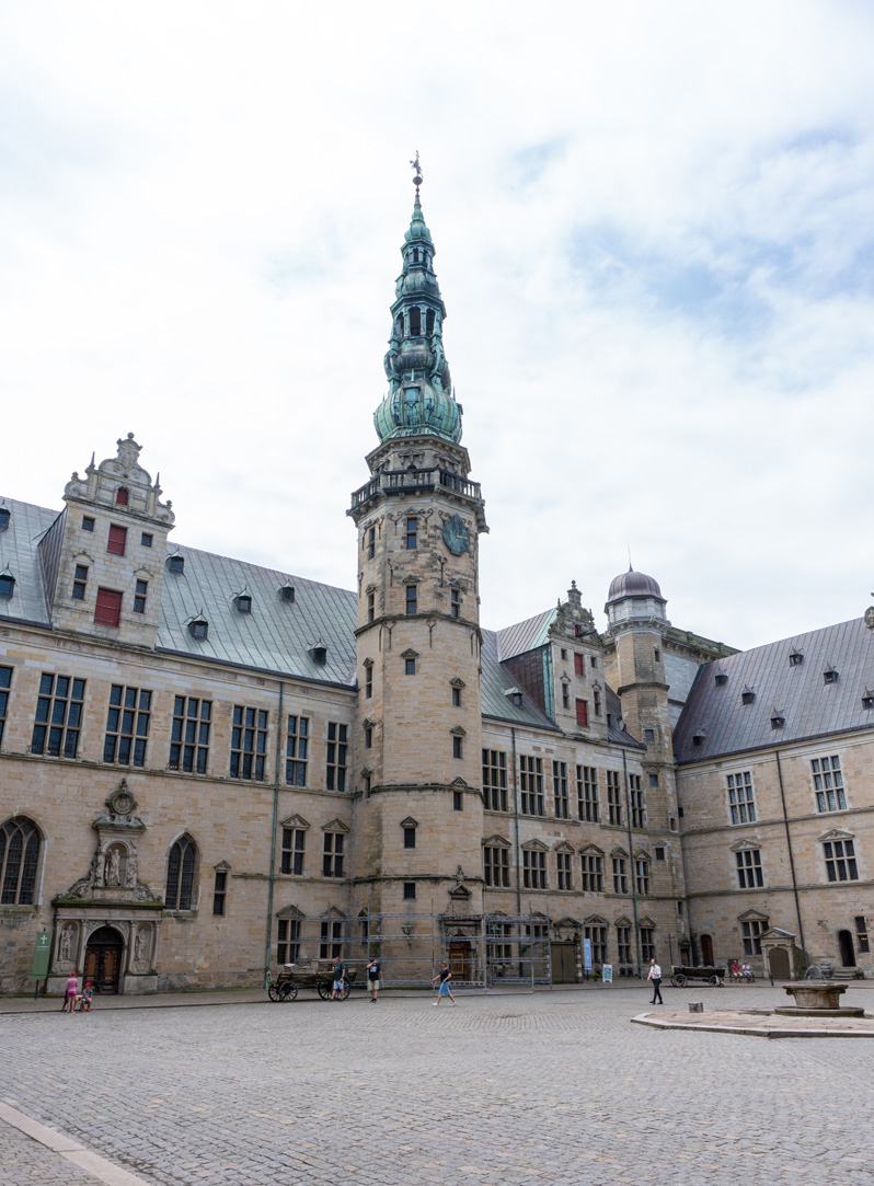 Helsingør (Elsinore), Tower and interior courtyard