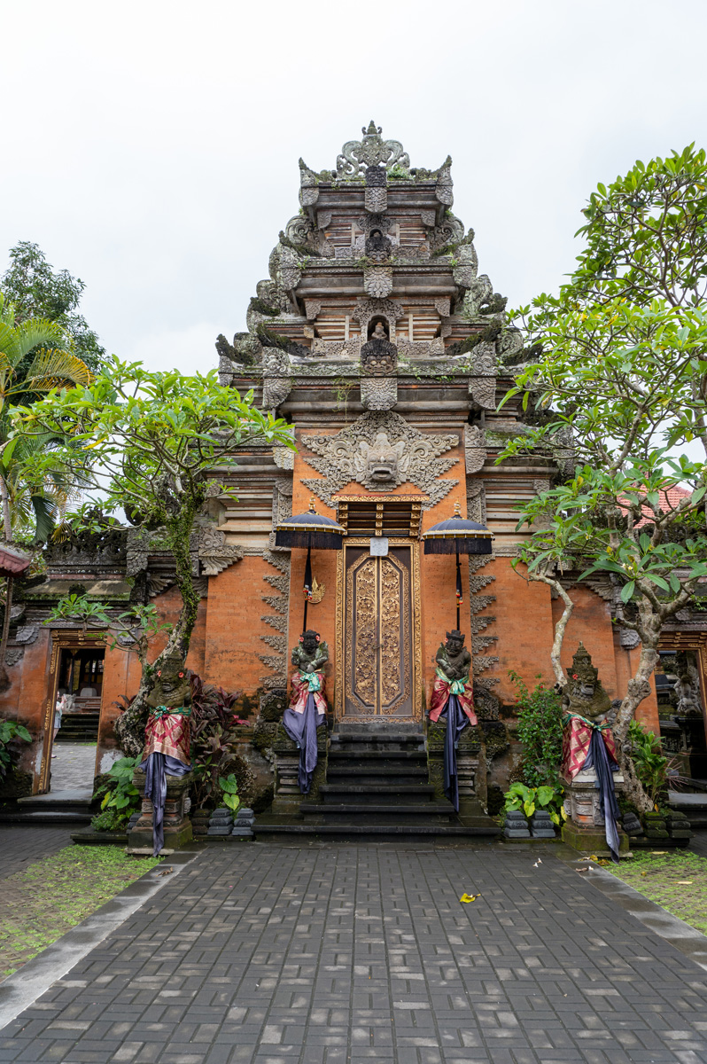 Around Central Ubud, Ubud Palace: Inner courtyard