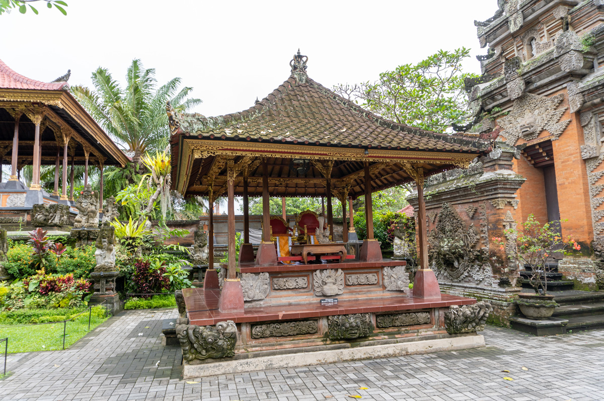 Around Central Ubud, Ubud Palace: Inner courtyard